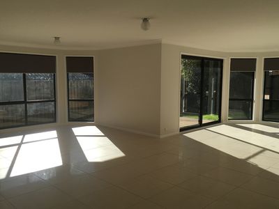 19 Helena Crescent, Horsley