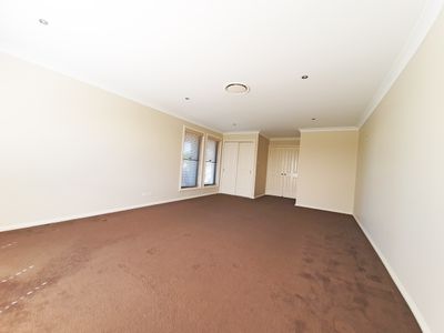 10 Holmwood Drive, Dubbo