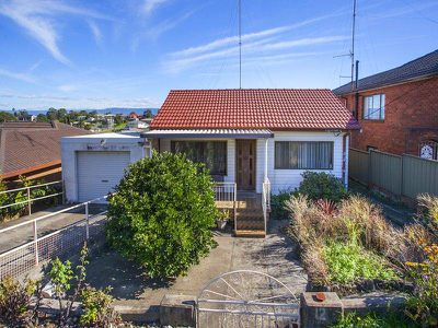 12 Lake Heights Road, Lake Heights