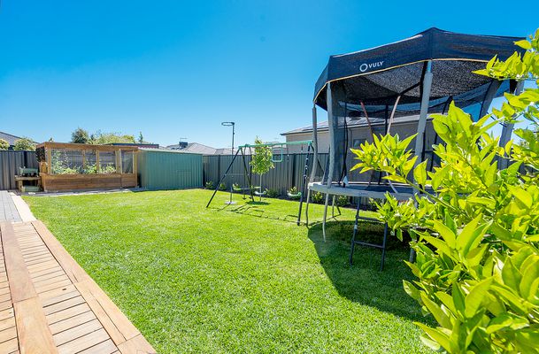 16 Beveridge Drive, Roxburgh Park