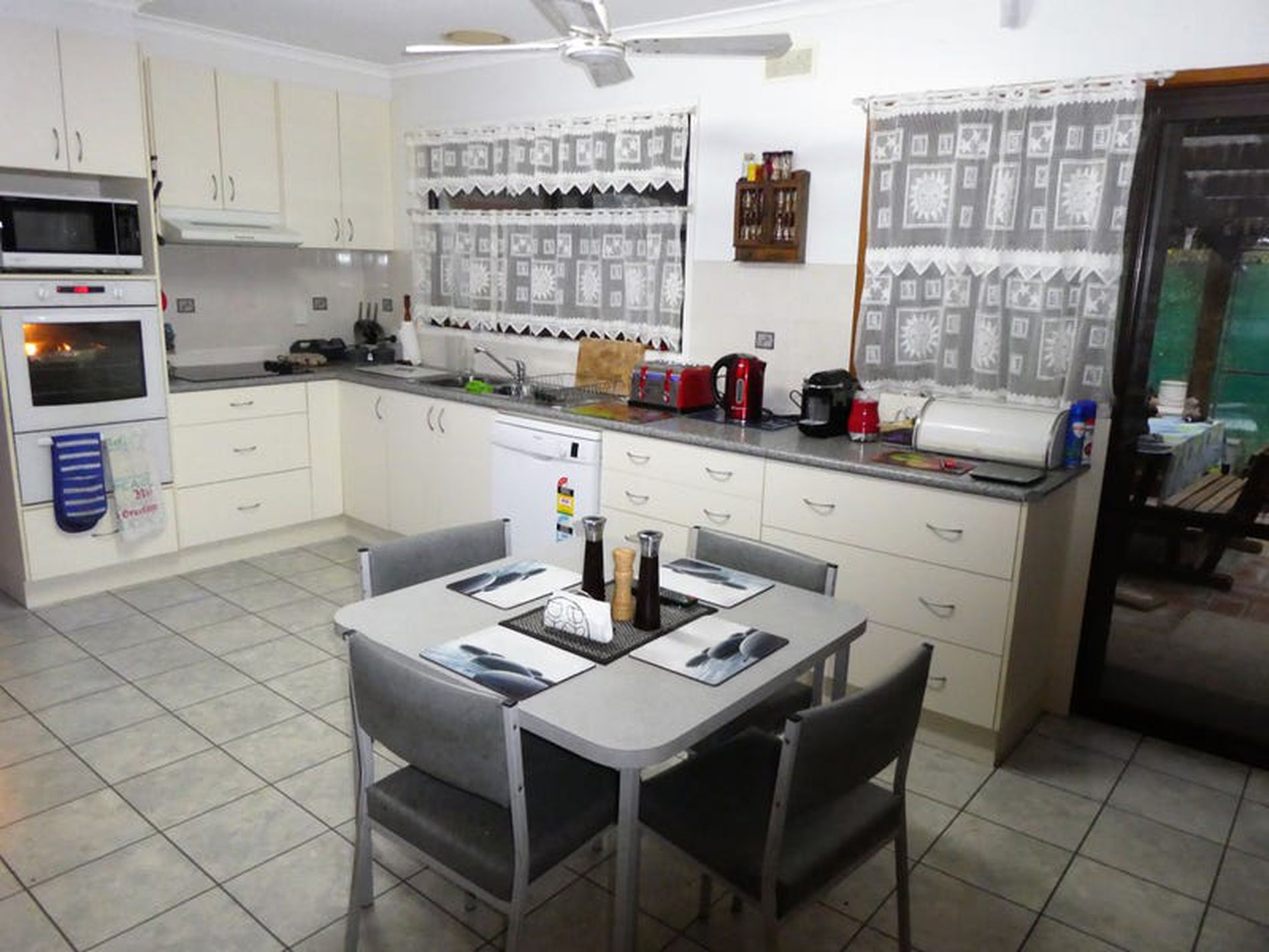 580 Telegraph Rd, Seymour