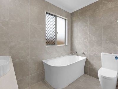 16 Chester Crescent, Andergrove