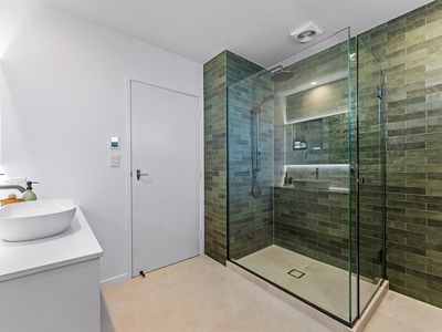 2/2 Seaview Road, Milford