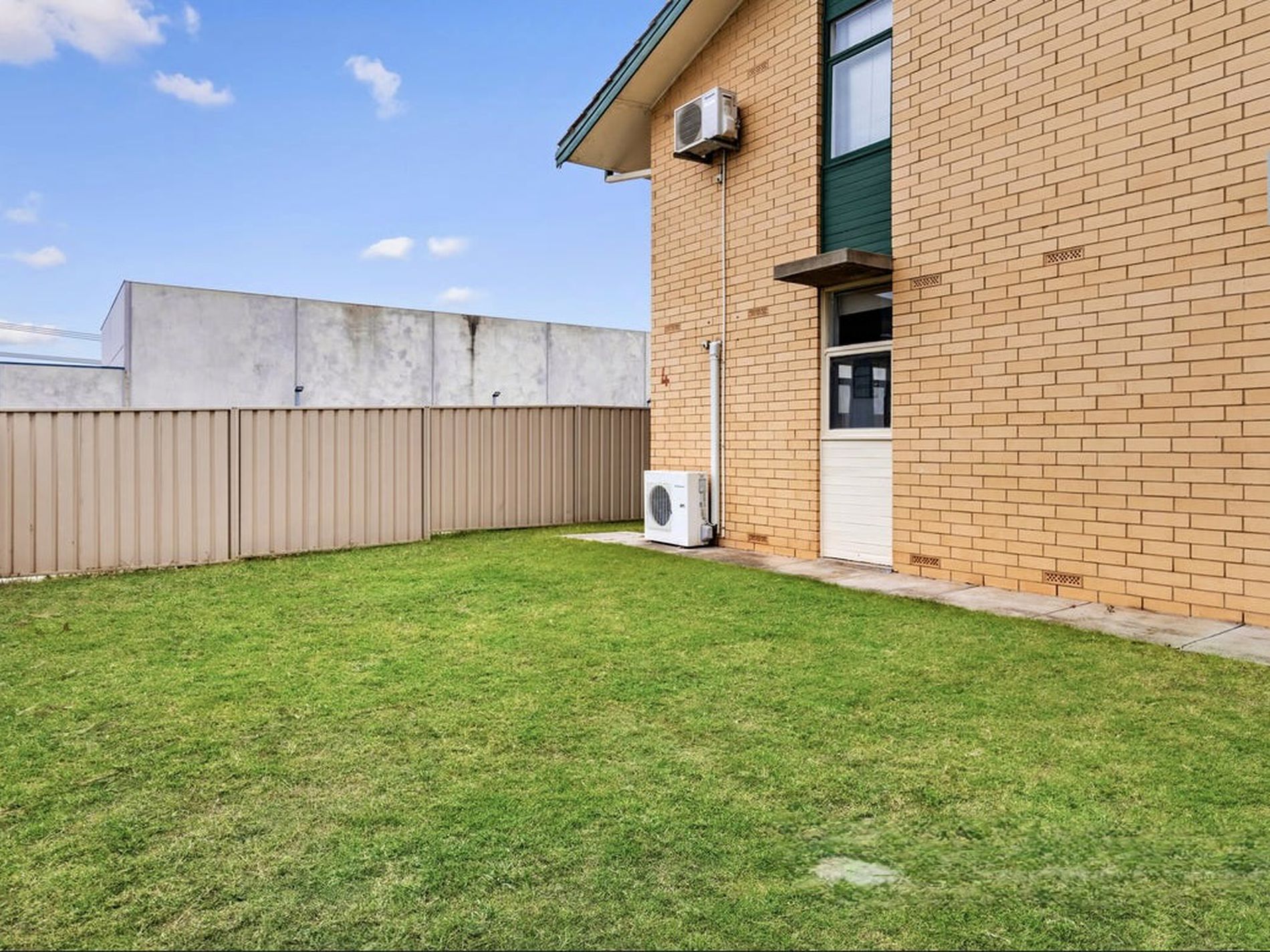 1 / 4 Hardy Street, Croydon Park