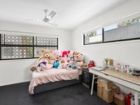1 / 19 Eminence Lane, Bridgeman Downs