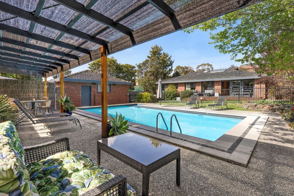 17-19 St Elmo Crescent, Highton