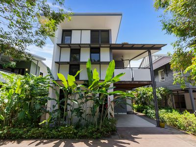 2 / 25 Charles Street, Cairns North