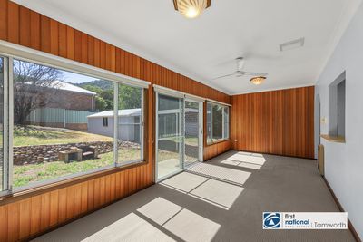 6  Varley Avenue, Tamworth