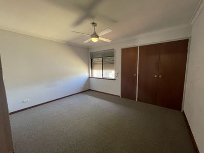 2a Yeovil Crescent, Bicton