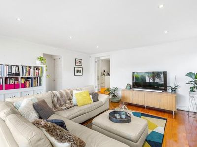 17 Lenore Crescent, Williamstown