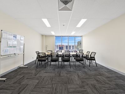 10 / 19 Radnor Drive, Deer Park