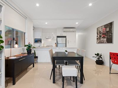 2 / 64 Pembroke Road, Coorparoo