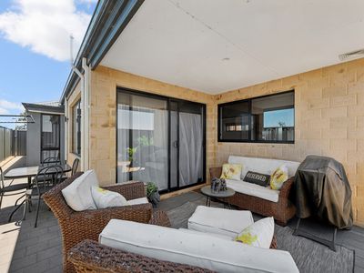 26 Gossan Chase, Piara Waters