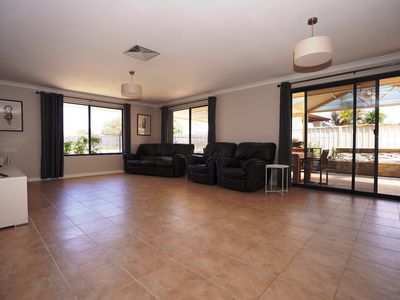 86 St Stephens Cres, Tapping