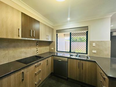 6 / 8-10 Lambert Drive, Moranbah