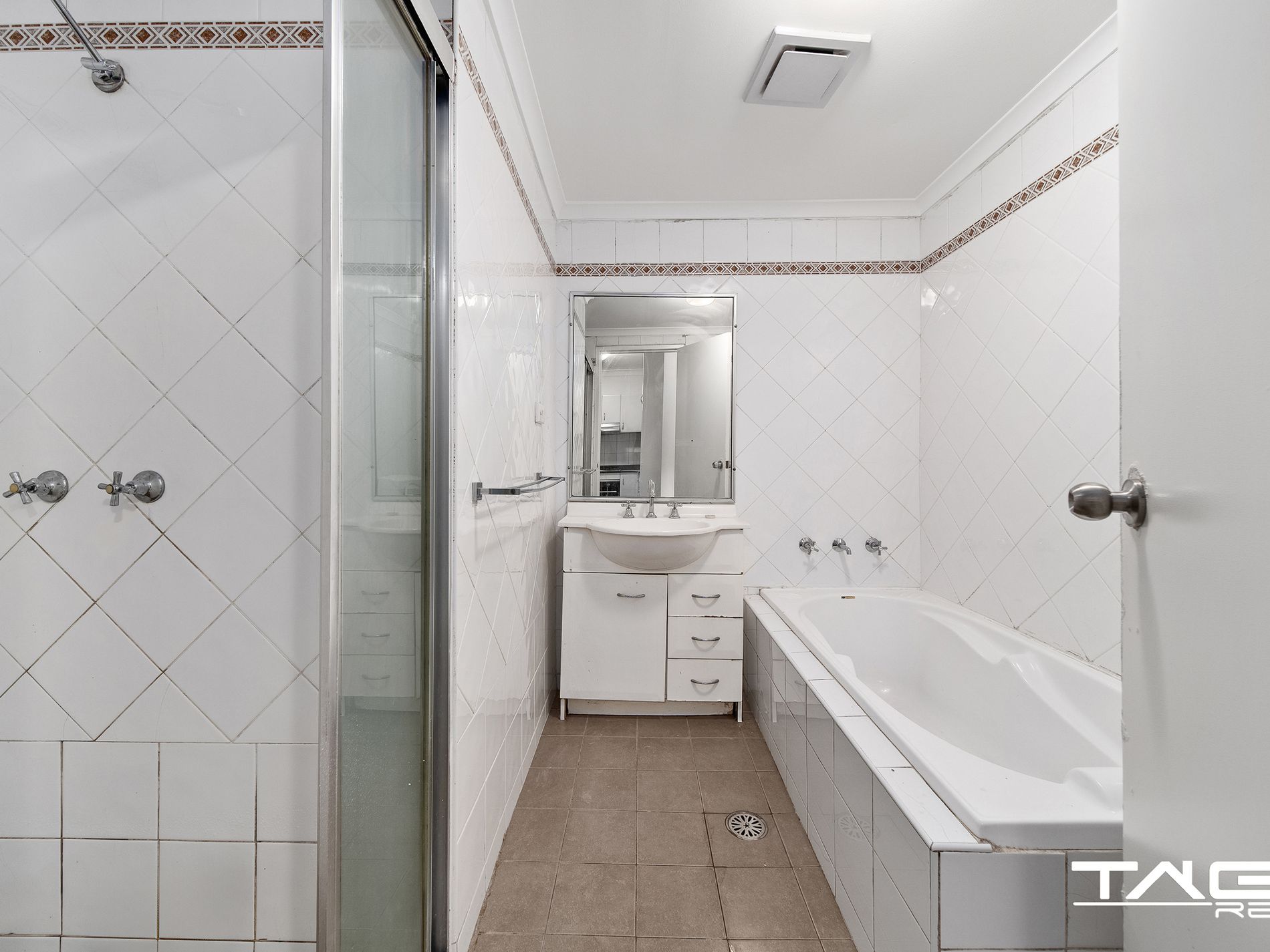 19/8-12 Alexandra Avenue, Westmead