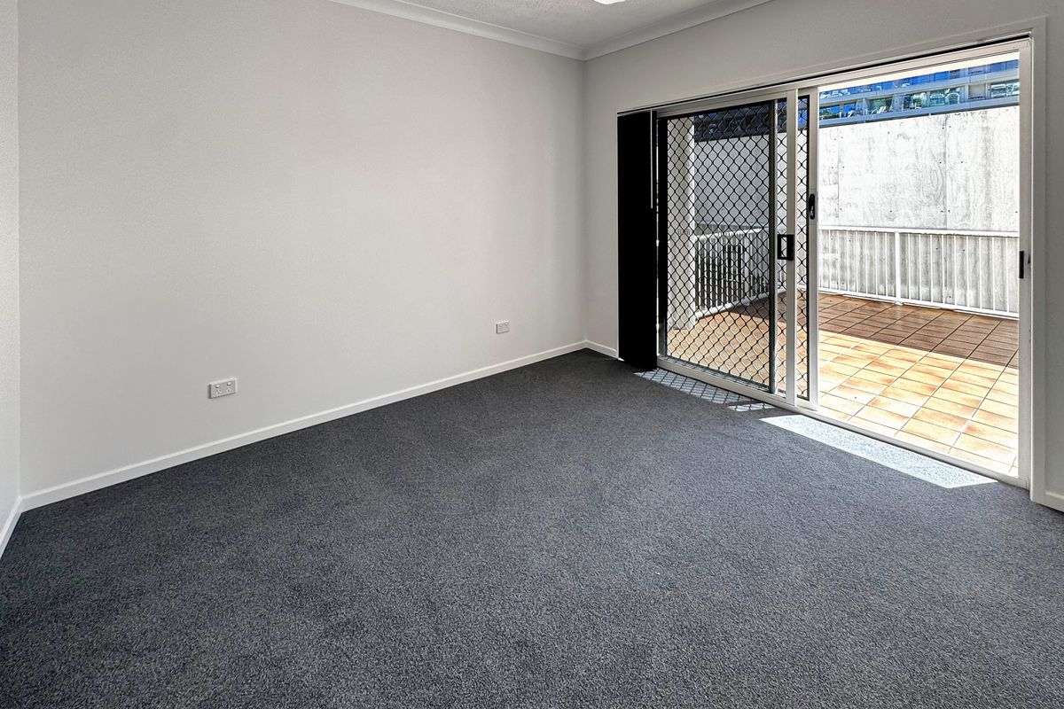 2 / 20 Marine Parade, Coolangatta