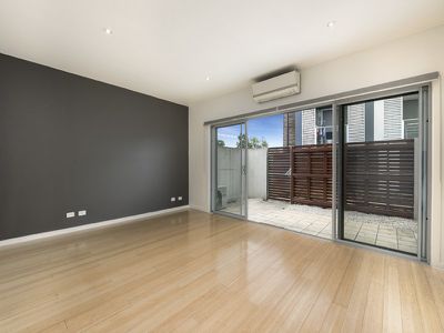 18 Waxflower Crescent, Bundoora