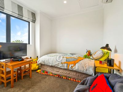 4/2 Frances Bryers Road, Hobsonville