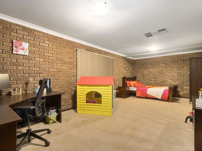 29 Helena Crescent, Thornlie