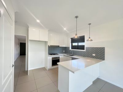 90 Fountain Circuit, Dubbo