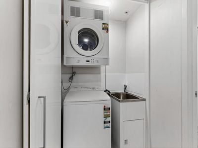 2003 / 9 Edmondstone Street, South Brisbane