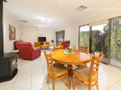 2 PHEFLEY COURT, Wodonga