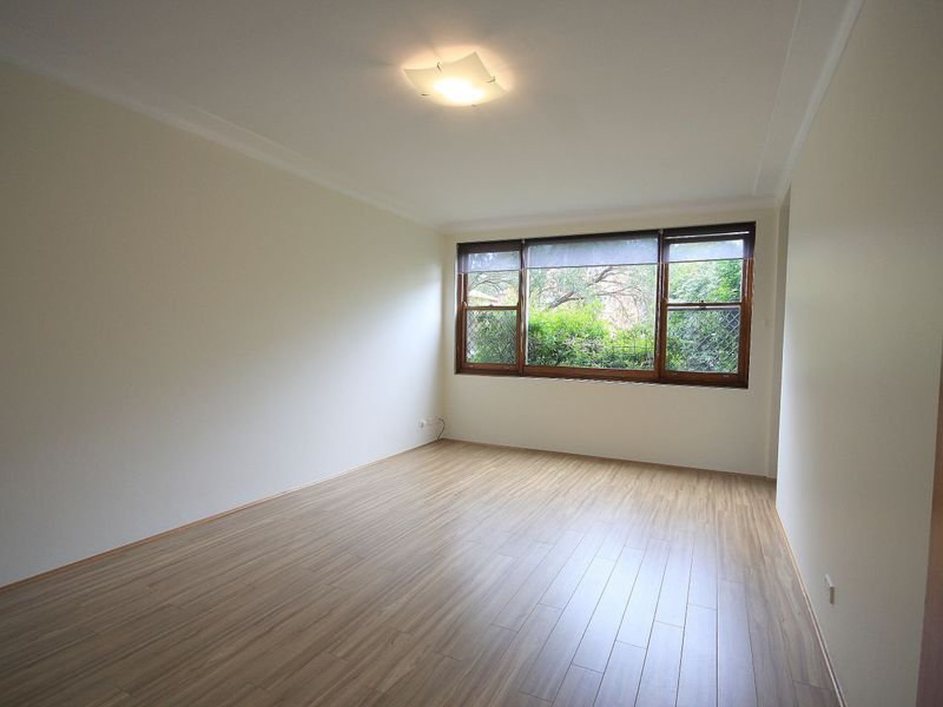 10 / 1 Gray Crescent, Eastlakes