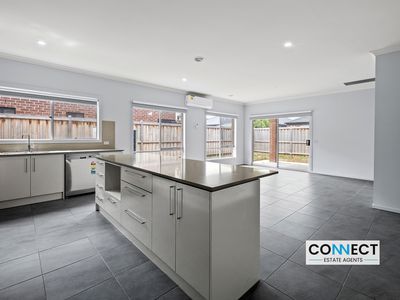 8 Nocturne Avenue, Clyde