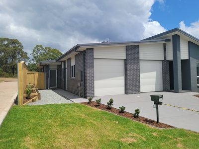 2/26  Crossing Street , Bellbird