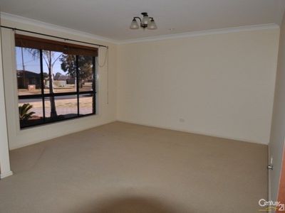 18 Page Avenue, Dubbo