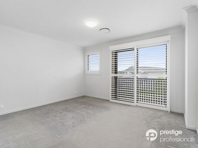8 Mclachlan Place, Moorebank