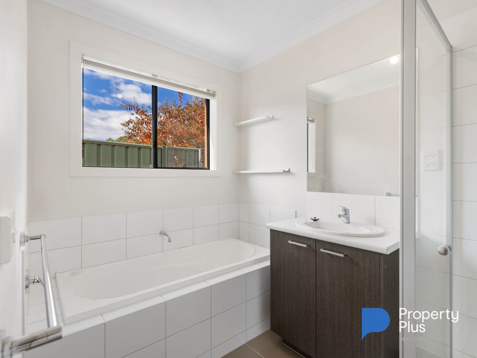 6 Moira Court, Ascot