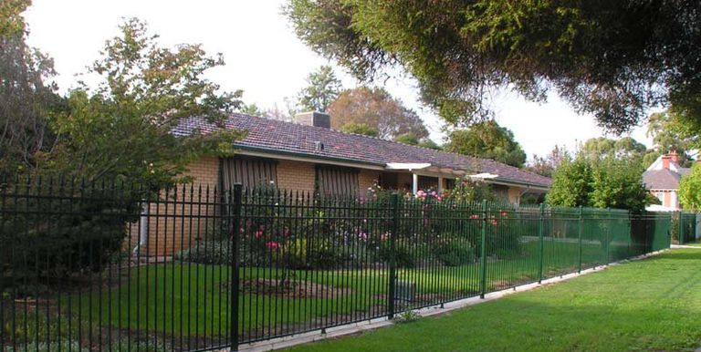 5 Hyacinth Street, Violet Town