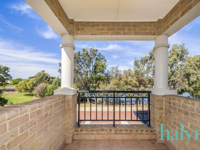 6 Hinkler Loop, Maylands