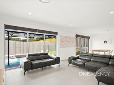 42 Bowral Crescent, Tullimbar