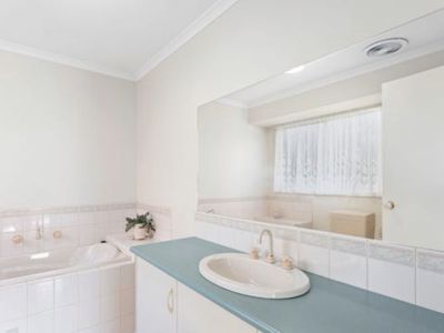 12 Keswick Court, Narre Warren South