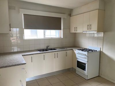 7/1 Hampton Parade, West Footscray