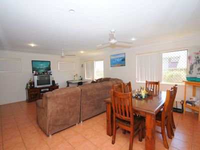 11 FAYE AVENUE, Scarness