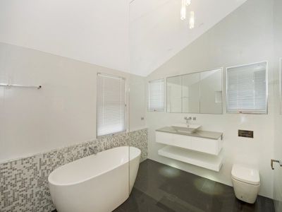 25 First Avenue, Railway Estate