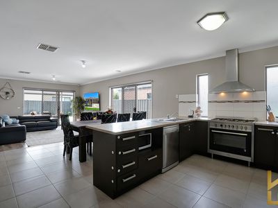 74 Kinglake Drive, Manor Lakes