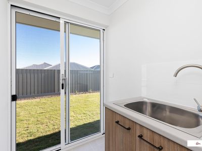 10 Houghton Street, Eglinton