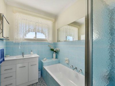 11 Hutchesson Street, Millicent