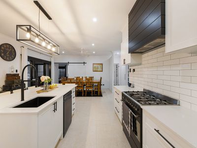 37 Endeavour Bark Drive, Glass House Mountains