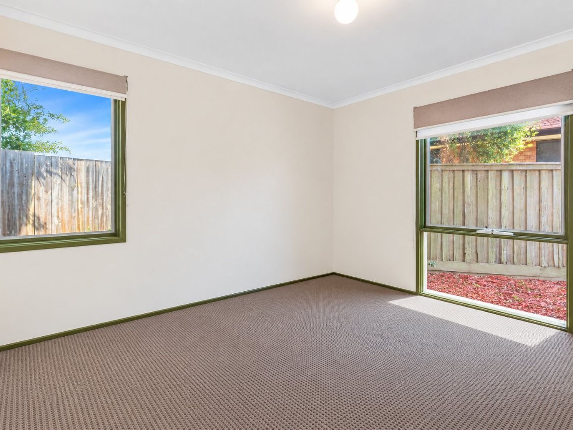 2 / 95 Songlark Crescent, Werribee