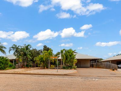 18 Honeyeater Loop, Djugun