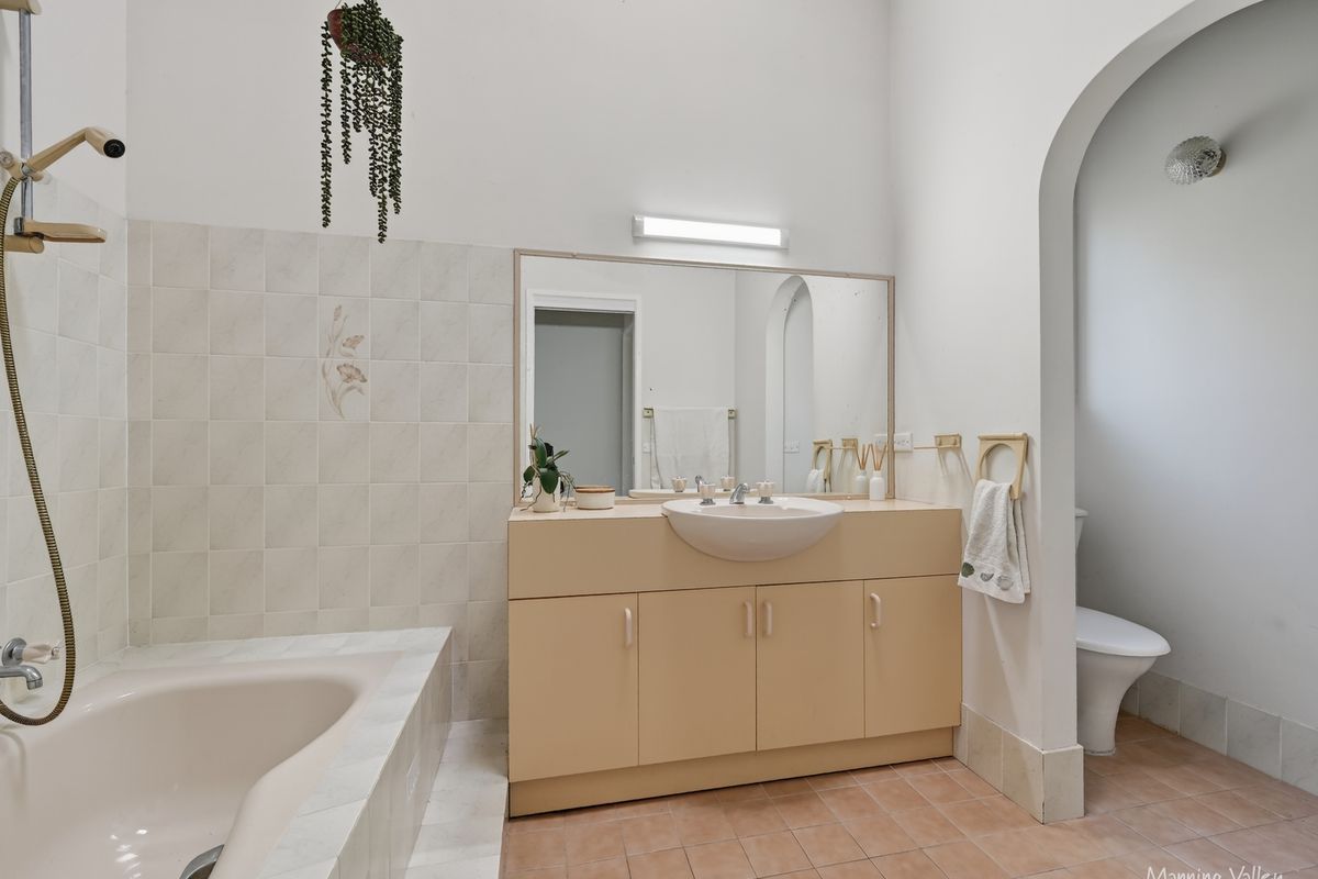 467 Tallwood Drive, Rainbow Flat