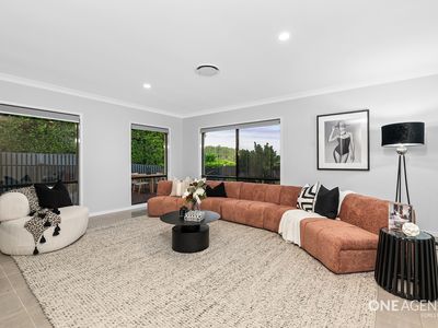 27 Scoparia Drive, Brookwater