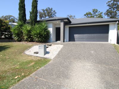 70 Mieka Crescent, Pimpama