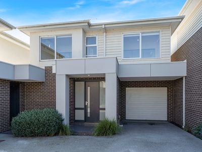 2 / 2 Donald Avenue, Essendon